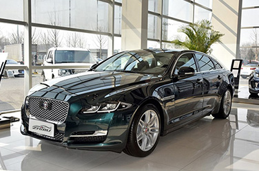 2018款 XJL 3.0 SC 两驱典雅商务版